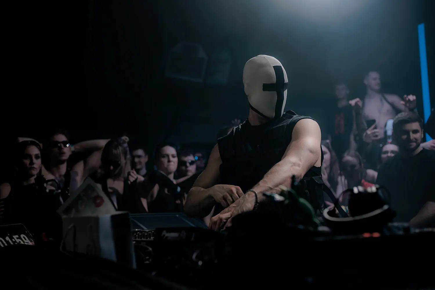 DJ