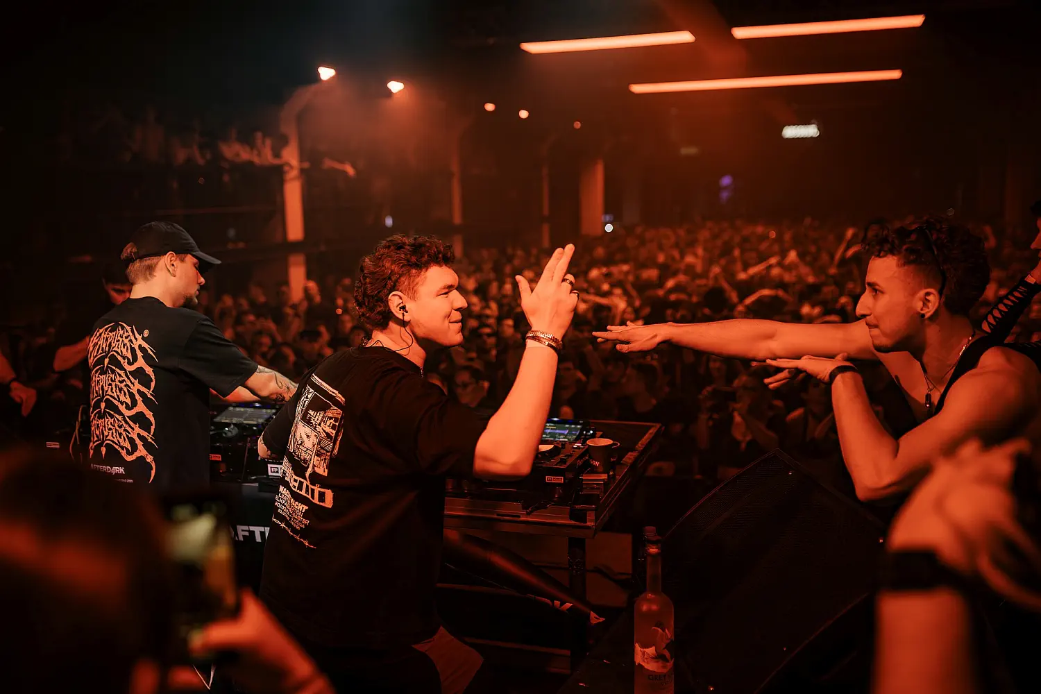 DJ