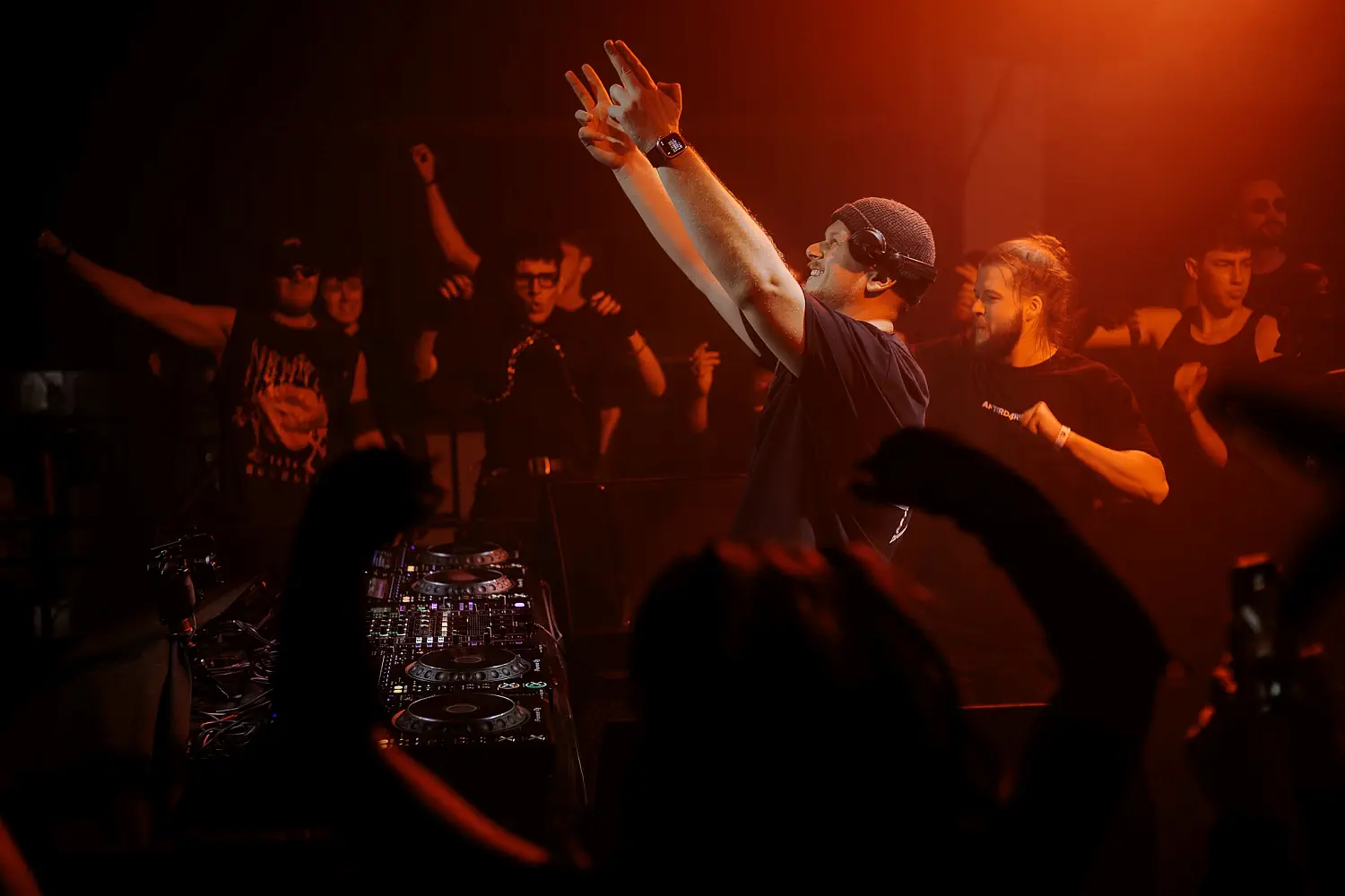 DJ